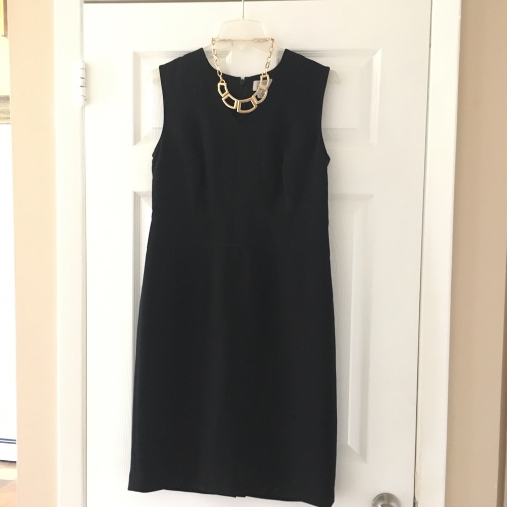 Ann Taylor LOFT black vneck sheath dress sz 6